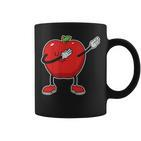 Fröhlicher Apfel Karikatur Schwarzes Tassen, Lustiges Obstmotiv Tee
