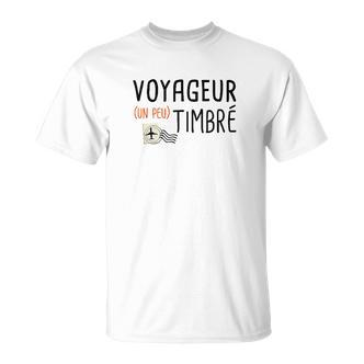 Französisches Reise-T-Shirt Voyageur (Un Peu) Timbré mit Briefmarke und Flugzeug - Seseable De