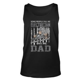 Electrician Dad Fathers Day Funny Daddy Men Dad Gift Unisex Tank Top - Seseable