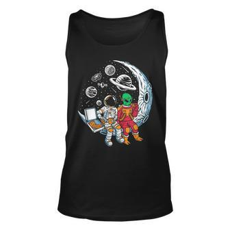 Funny Astronaut And Alien Love Eating Pizza Exploring Space Unisex Tank Top - Seseable