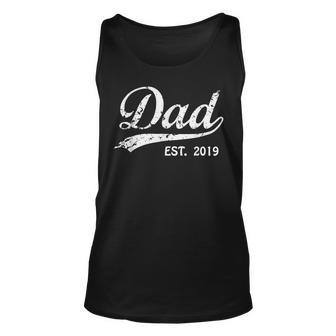 Mens Mens Dad Est 2019 Vintage New Dad Fathers Day Gifts Unisex Tank Top | Mazezy