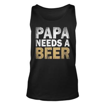 Papa Braucht Ein Bier Lustiges Herren Unisex TankTop, Statement in Schwarz - Seseable