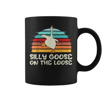 Silly Goose On The Loose Retro Sunset Funny Quote Gift Coffee Mug | Mazezy DE