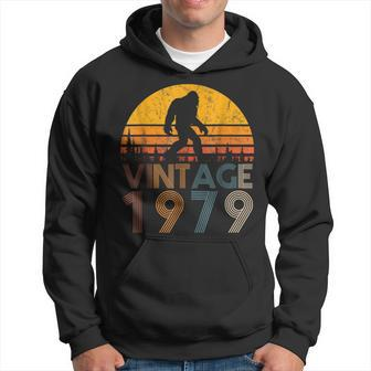 40 Years Old 1979 Vintage 40Th Birthday T Shirt Decorations V2 Hoodie | Mazezy