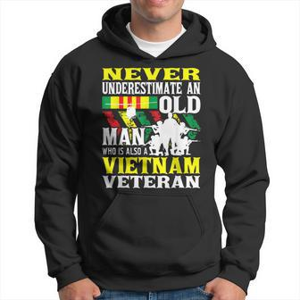 Never Underestimate An Old Man - Patriotic Vietnam Veteran Hoodie - Seseable