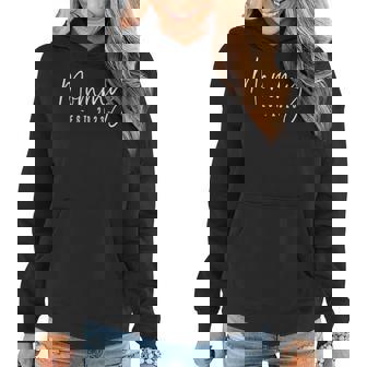 Mommy Est 2023 Mommy To Be Gifts New Mom Pregnancy Women Hoodie - Thegiftio