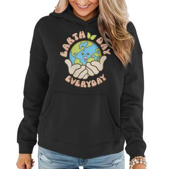 Womens Earth Day Everyday Retro Groovy Mother Earth Women Hoodie | Mazezy