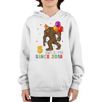 Kids 5 Year Old Bigfoot Awesome Since 2018 5Th Birthday Boy N Youth Hoodie - Thegiftio UK