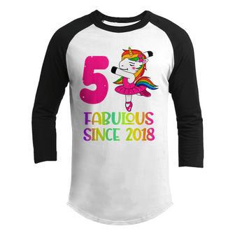 Kids 5 Years Old Unicorn Flossing 5Th Birthday Girl Unicorn Party V2 Youth Raglan Shirt - Thegiftio UK