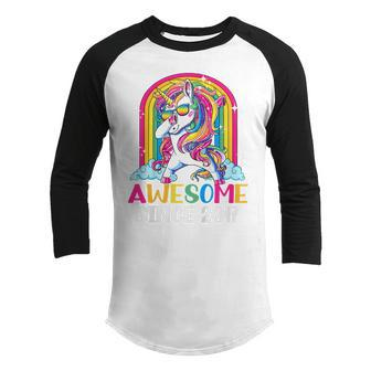 Kids Awesome Since 2017 6Th Birthday 6 Year Old Dabbing Unicorn Youth Raglan Shirt - Thegiftio UK