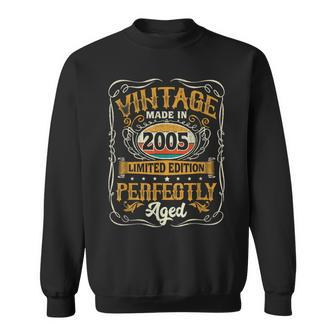 18 Year Old Gifts Vintage 2005 Limited Edition 18Th Birthday V11 Sweatshirt - Thegiftio UK