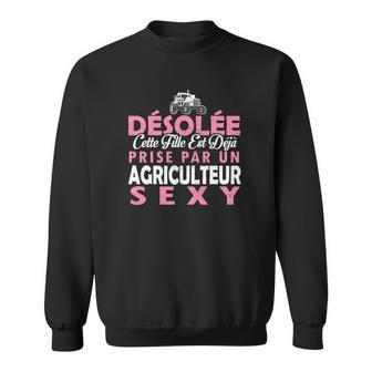 Lustiges Statement-Sweatshirt Diese Frau ist vom sexy Landwirt vergeben - Schwarz & Pink - Seseable