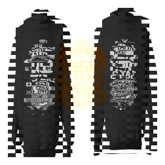 Made In 1958 65 Years Of Being Awesome 65Th Birthday Sweatshirt | Mazezy