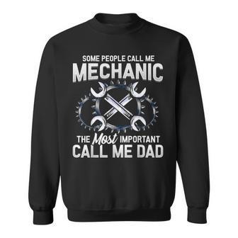 Mechanic Dad Mechanics Fathers Day Dads Birthday Gift V2 Sweatshirt - Seseable