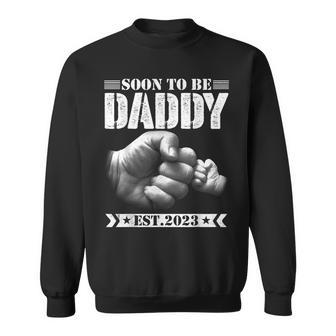Mens Soon To Be Daddy Est2023 Retro Fathers Day New Dad Sweatshirt - Seseable