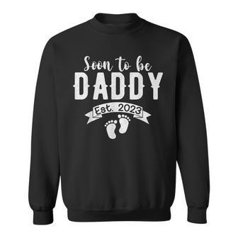 Mens Soon To Be Daddy Est2023 Retro Fathers Day New Dad Sweatshirt - Thegiftio UK