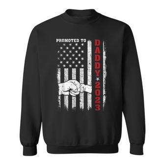 Patriotic Mens Promoted To Daddy Est 2023 First Time Dad V2 Sweatshirt - Seseable