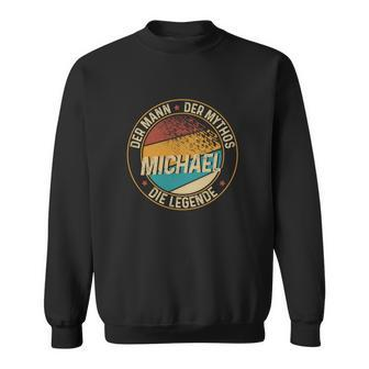 Personalisiertes Vintage Sweatshirt Michael - Mann, Mythos, Legende in Schwarz - Seseable