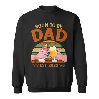 Soon To Be Dad Est 2023 Fathers Day New Dad Vintage Sweatshirt - Thegiftio UK
