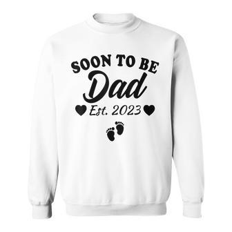 Mens Soon To Be Dad 2023 Daddy Baby Announcement Novelty Sweatshirt - Thegiftio UK