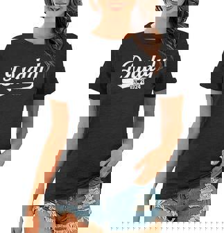 Fathers Day Gift Daddy Est 2024 Expect Men Wife Daughter Women T-shirt | Mazezy