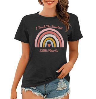 I Teach The Sweetest Little Hearts Rainbow Cute Couple Women T-shirt - Seseable