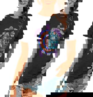 In A World Full Of Grandmas Be A Granny Turtle Mothers Day Women T-shirt - Thegiftio