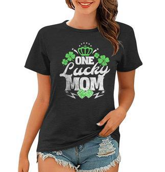 One Lucky Mom St Patricks Day Gift Vintage 70S Dice Women T-shirt - Seseable