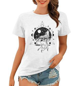 Wicca Astrology Howling Wolf Howling At The Moon Wolf Lovers Women T-shirt - Thegiftio UK