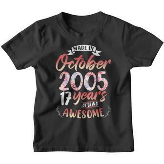 Born October 2005 Birthday Gift Made In 2005 17 Year Old Youth T-shirt - Thegiftio UK