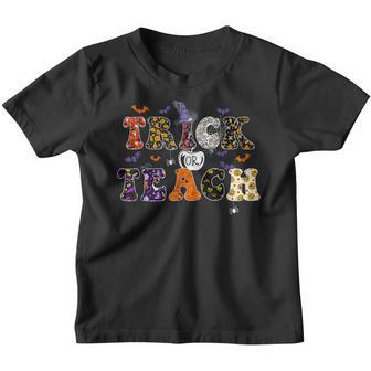 Groovy Trick Or Teach Funny Teacher Halloween Costume 2022 V8 Youth T-shirt - Thegiftio UK