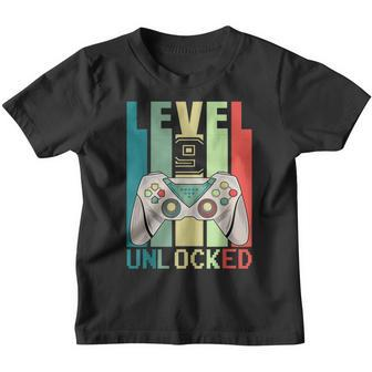 Level 9 Unlocked Video Game 9Th Birthday Boy Gift 9 Year Old Youth T-shirt - Seseable