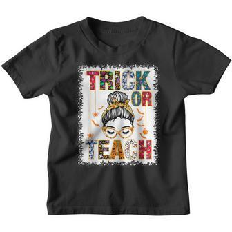 Trick Or Teach Funny Teacher Halloween Costume 2022 Youth T-shirt - Thegiftio UK