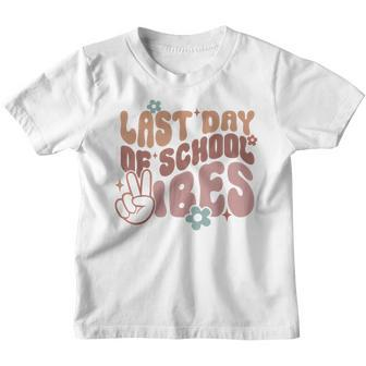 Last Day Of School Vibes Happy End Of School Hello Summer Youth T-shirt | Mazezy