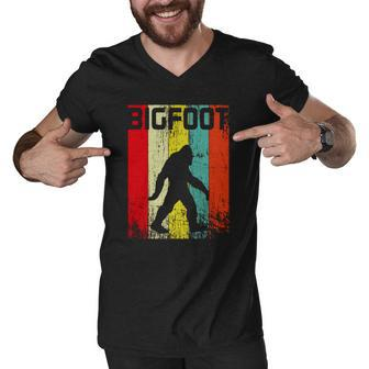 Bigfoot Vintage Retro Vintage Sasquatch Bigfoot Men V-Neck Tshirt - Thegiftio UK