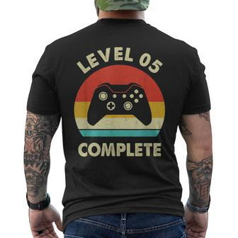 Level 5Th Complete - Retro 5 Year Wedding Anniversary Men's Back Print T-shirt | Mazezy