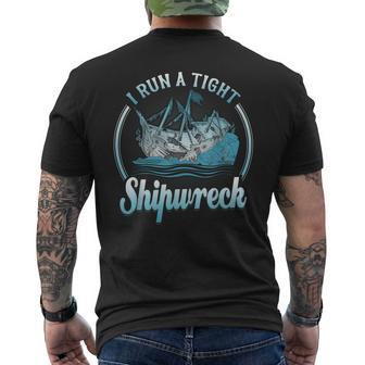 I Run A Tight Shipwreck Vintage Mom Dad V2 Men's T-shirt Back Print - Seseable