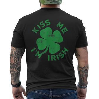 St Saint Patricks Day Kiss Me Im Irish Men's Back Print T-shirt | Mazezy