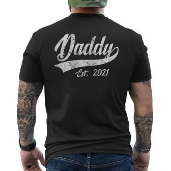 Mens Vintage Daddy Father Est 2021 New Dad Men's T-shirt Back Print - Seseable