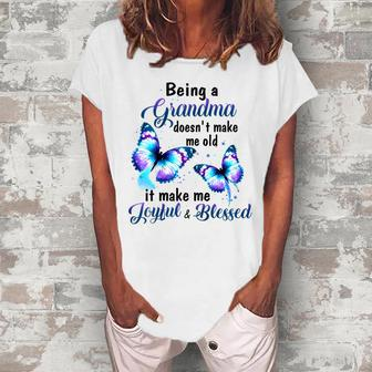 Being A Grandma Doesnt Make Me Old Butterfly Family Women's Loosen T-Shirt | Mazezy