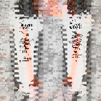 Grandma Queen Bee Of This Family Birthday Women's Loosen T-Shirt | Mazezy