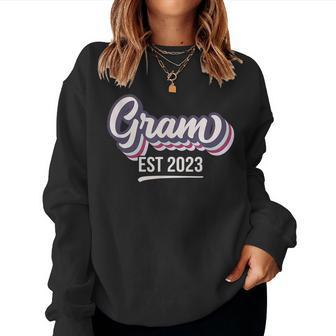 Gram Est 2023 - Soon To Be Grandma Pregnancy Announcement Women Sweatshirt | Mazezy