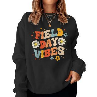 Groovy Field Day 2023 Funny Field Day Vibes Teacher Boy Kids Women Crewneck Graphic Sweatshirt - Thegiftio UK