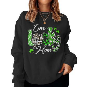 One Lucky Mom Leopard Shamrock Plaid Patrick Day Women Crewneck Graphic Sweatshirt - Thegiftio UK