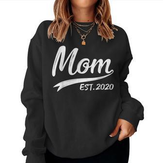 Women Mom Established 2020 Mothers Day Gift Women Crewneck Graphic Sweatshirt - Thegiftio UK