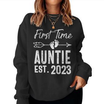 Womens First Time Auntie 2023 Mothers Day Soon To Be Auntie 2023 Women Crewneck Graphic Sweatshirt - Thegiftio UK