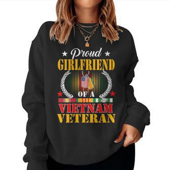 Womens Proud Girlfriend Of A Vietnam Veteran Vintage Womens Women Crewneck Graphic Sweatshirt - Seseable