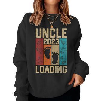 Womens Uncle 2023 Loading Vintage Retro New Uncle 2023 Fathers Day Women Crewneck Graphic Sweatshirt - Thegiftio UK