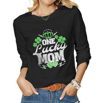 One Lucky Mom St Patricks Day Gift Vintage 70S Dice Women Graphic Long Sleeve T-shirt - Seseable