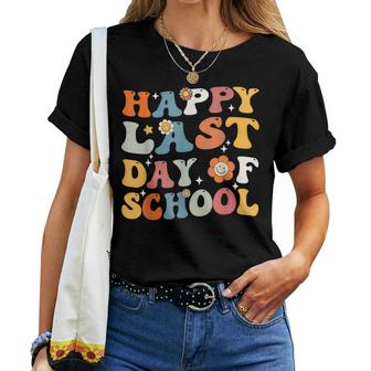 Teacher Kids Retro Groovy Last Day Happy Last Day Of School  Women Crewneck Short T-shirt